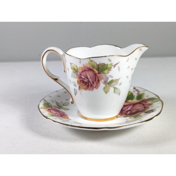 Vintage Paragon Golden Emblem Individual Creamer and saucer, double warrant - Picture 3 of 9